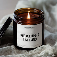 Lade das Bild in den Galerie-Viewer, Reading in Bed