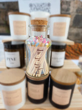 Lade das Bild in den Galerie-Viewer, Streichhölzer im Glas
