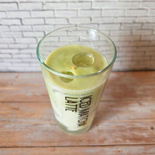 Lade das Bild in den Galerie-Viewer, Iced Matcha Latte
